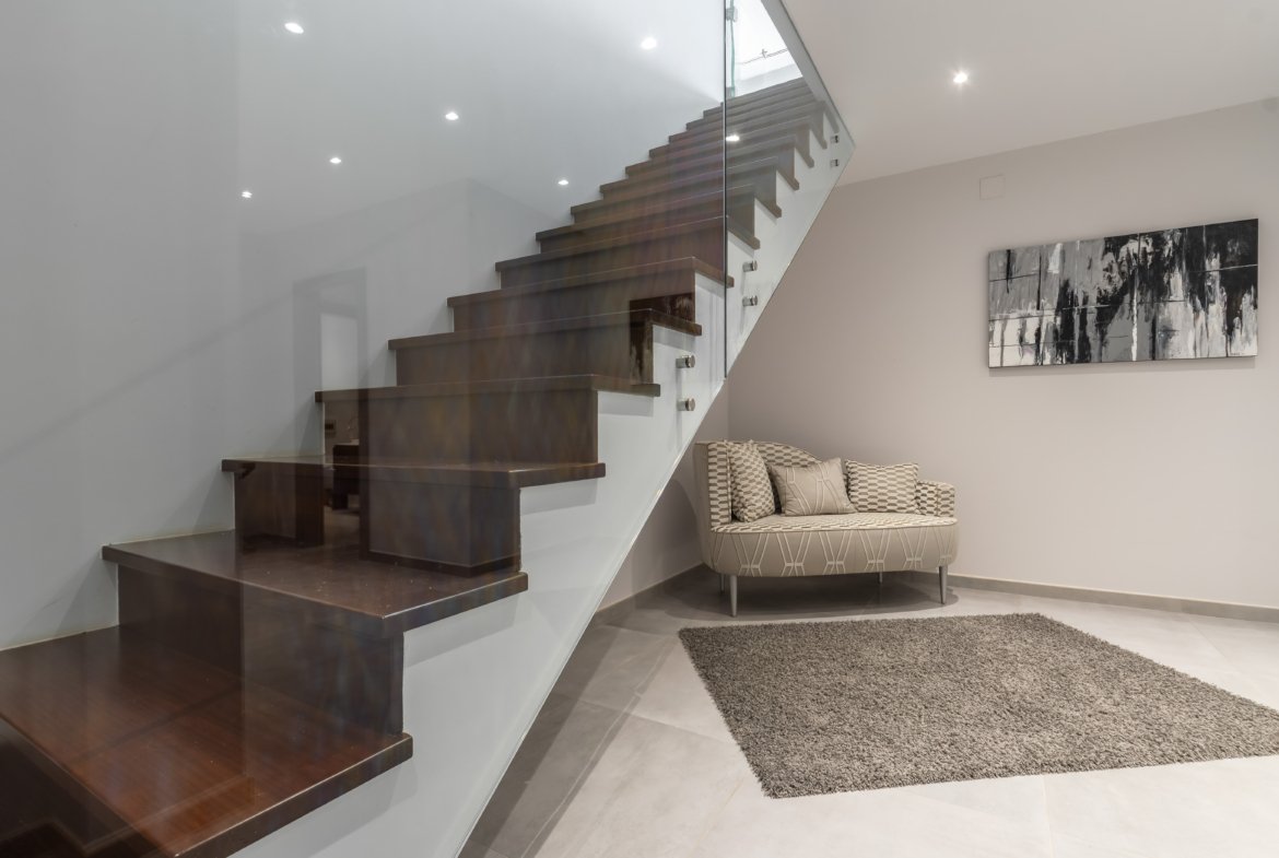 Contemporary Luxury Villa with Golf Course Views and Exceptional Design