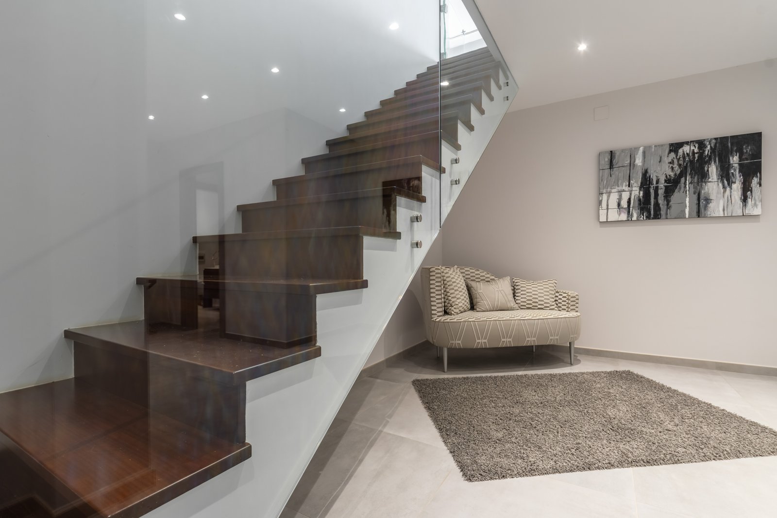 Contemporary Luxury Villa with Golf Course Views and Exceptional Design