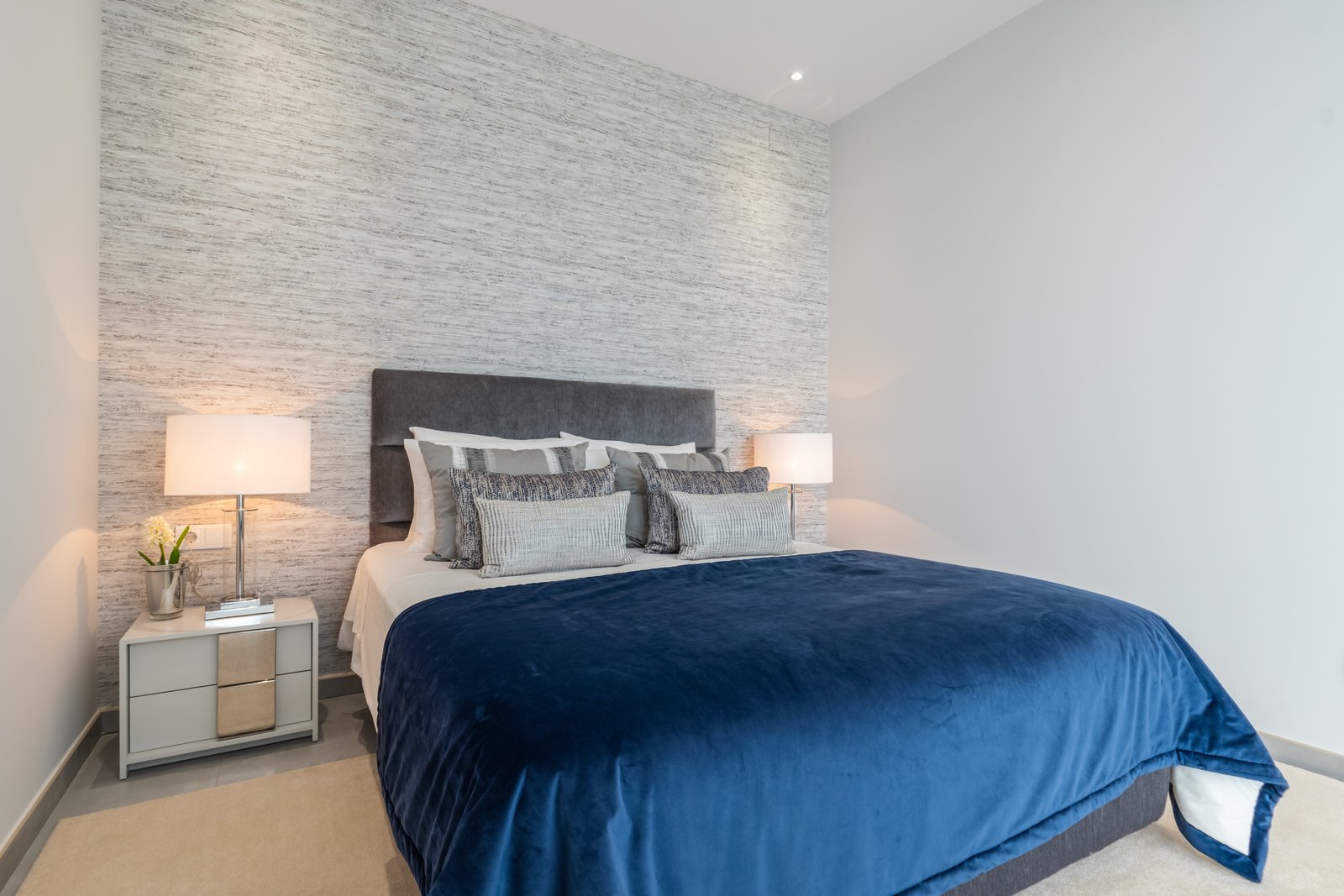 Contemporary Luxury Villa with Golf Course Views and Exceptional Design