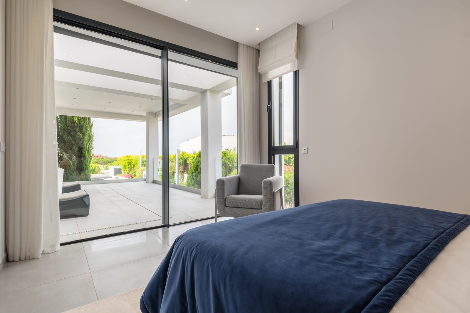 Contemporary Luxury Villa with Golf Course Views and Exceptional Design