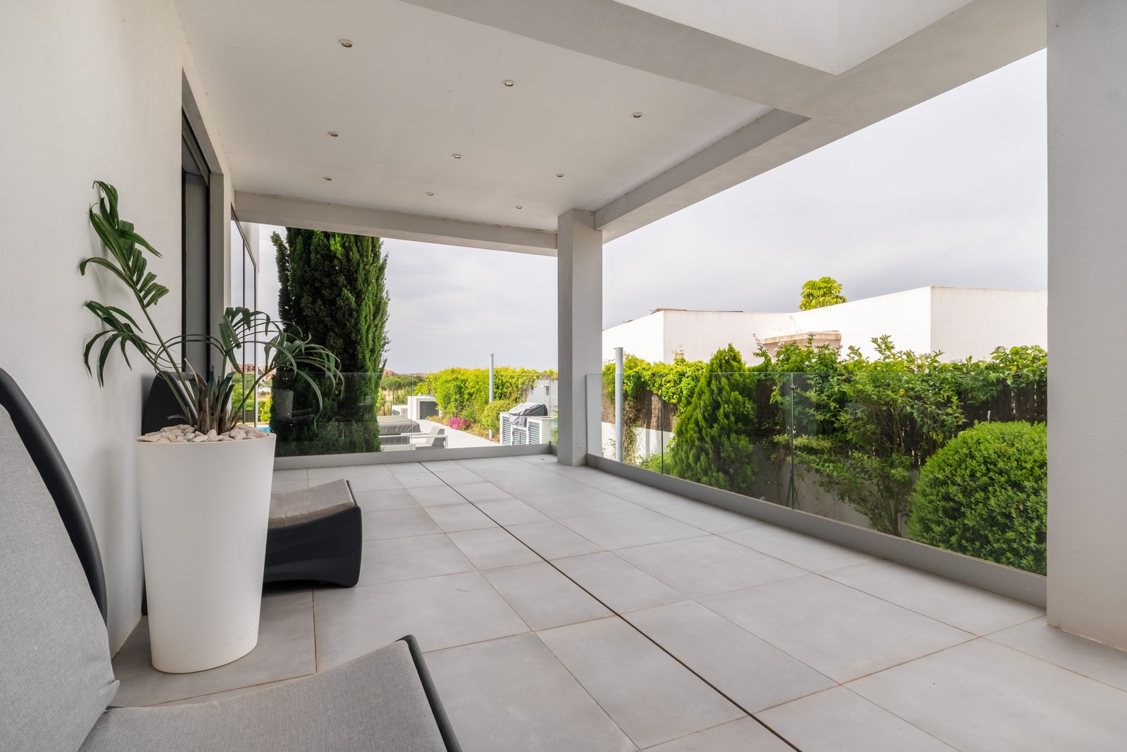 Contemporary Luxury Villa with Golf Course Views and Exceptional Design