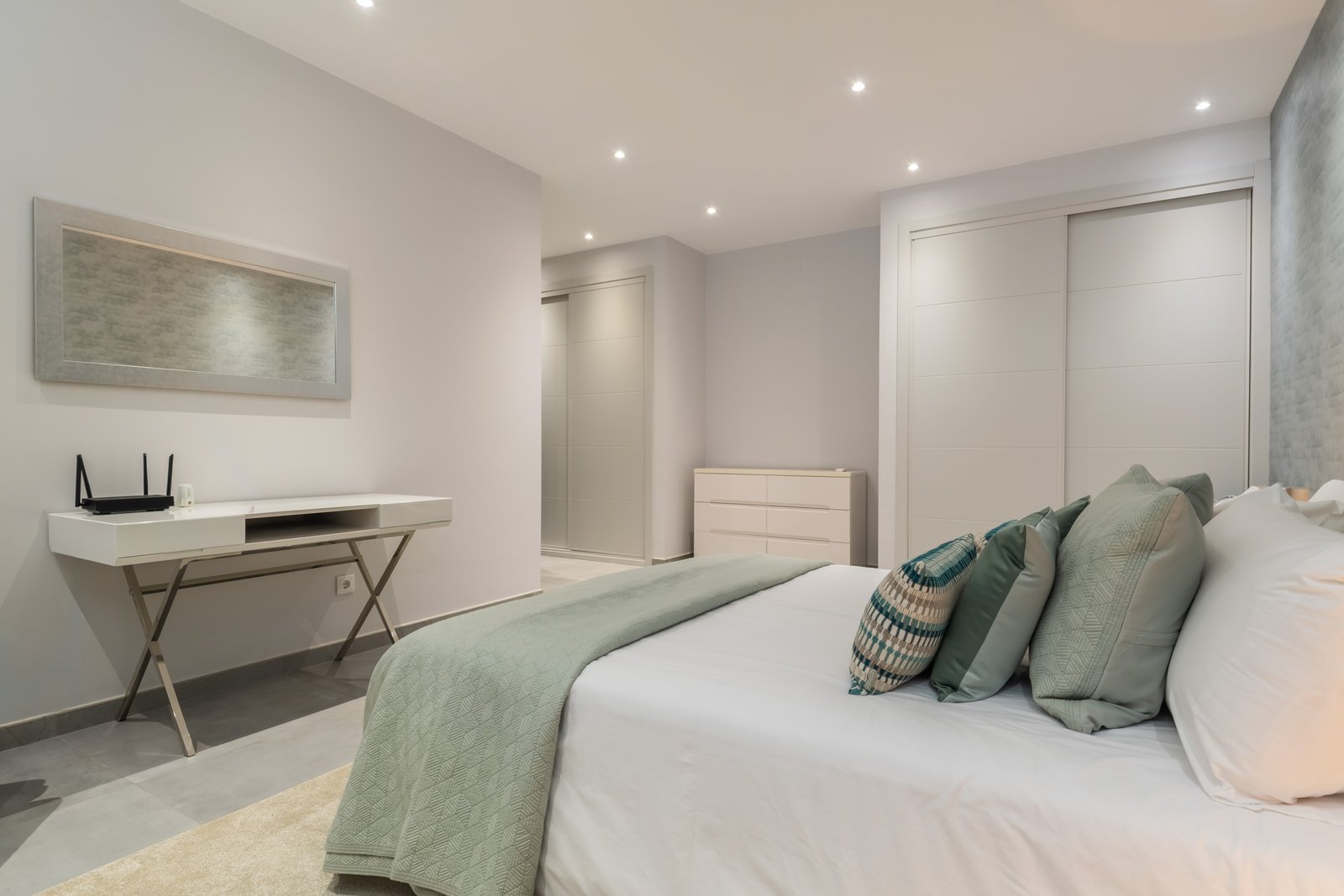 Contemporary Luxury Villa with Golf Course Views and Exceptional Design