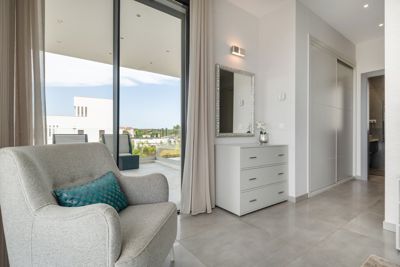Contemporary Luxury Villa with Golf Course Views and Exceptional Design