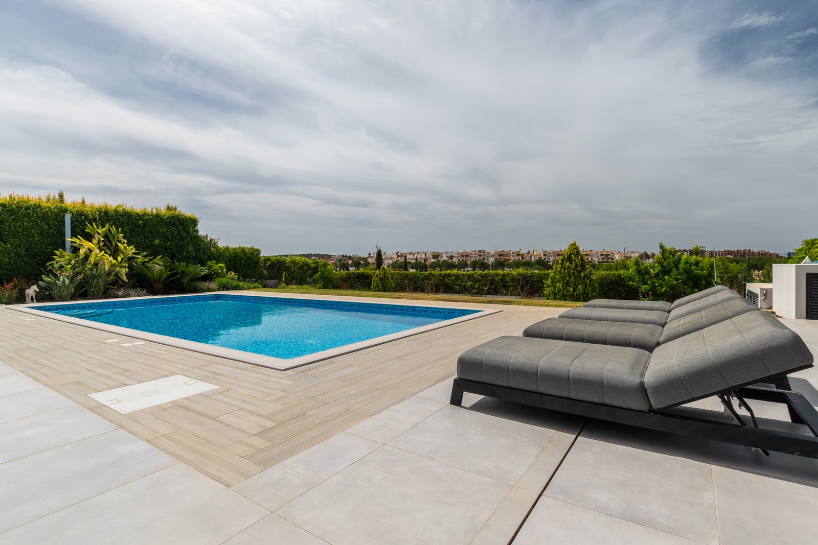 Contemporary Luxury Villa with Golf Course Views and Exceptional Design